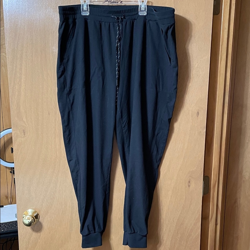 Zella Black Women's Jogger Track Pants